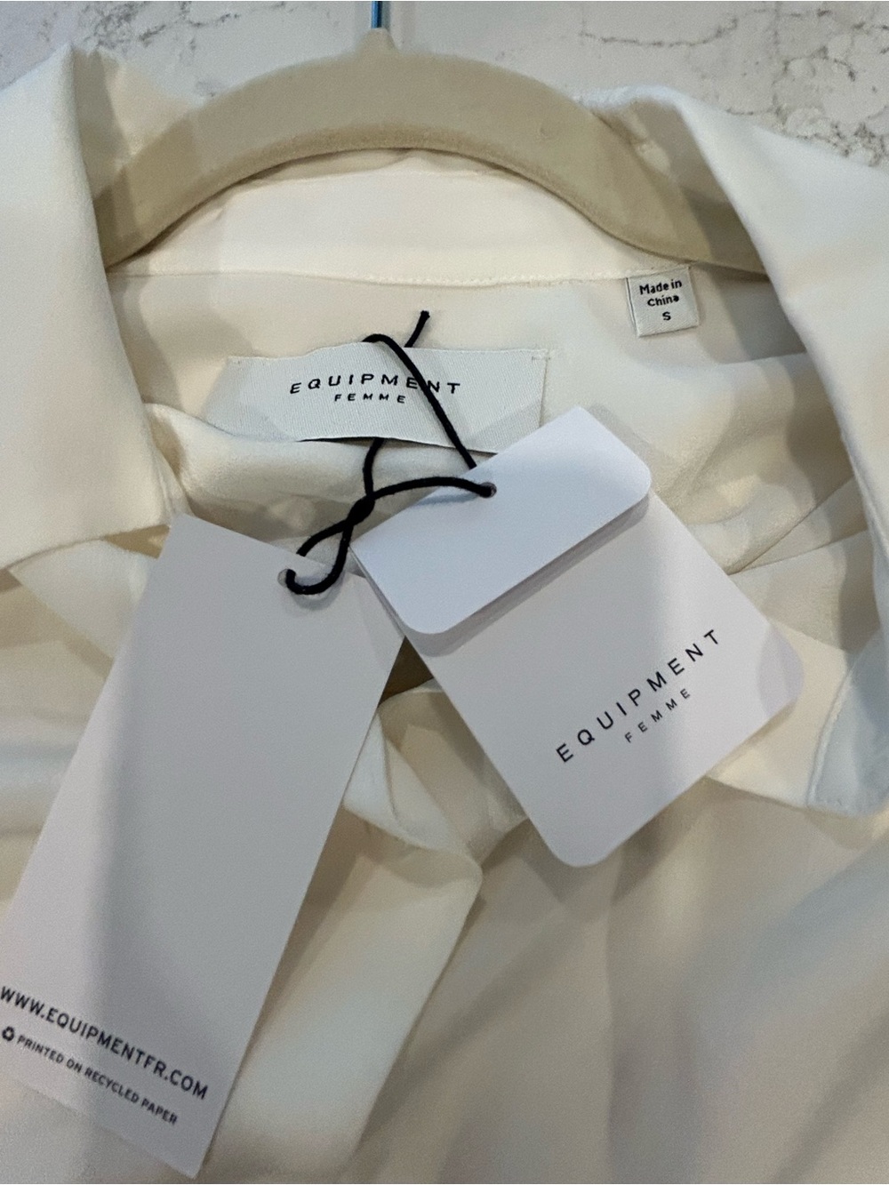 Equipment Femme, White, 100% Silk Blouse, Size Small - Picture 6 of 6